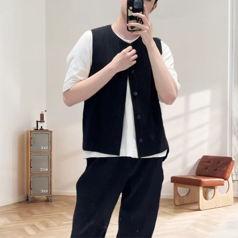 Crew Clothing Summer Jacket - Miyake Original gilet plissé hommes col